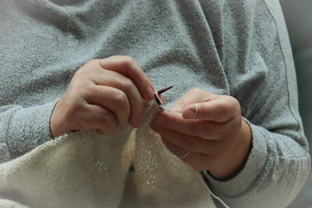 knitting, hobby, leisure, woman, knit, wool, knitting needles, fashion, lifestyle